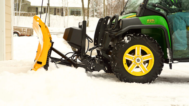 TRAILBLAZER™ Heavy-Duty Straight Blade & V-Plow | FISHER®